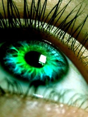 green_eye_by_paramorepixie-d55b0k0